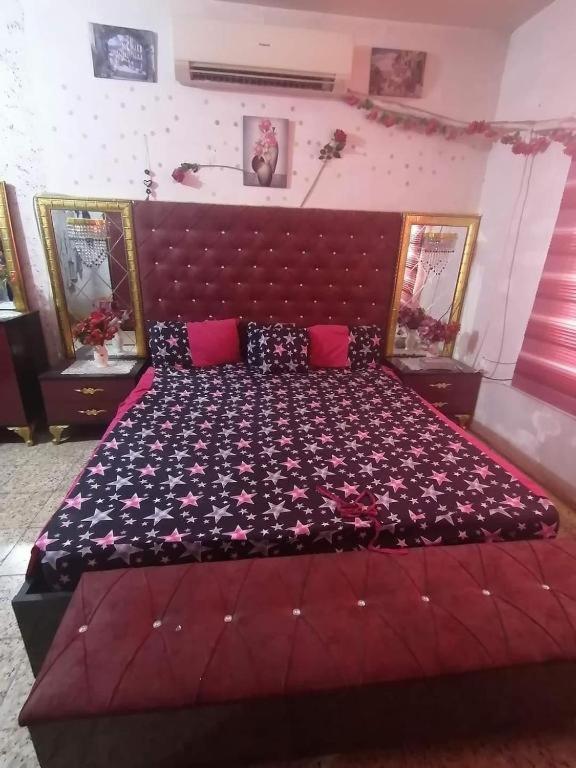 Voodi või voodid majutusasutuse طسان هوستل toas