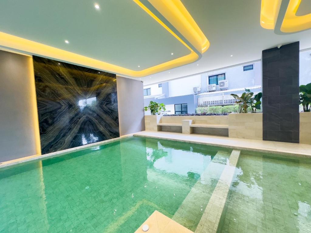 Bazén v ubytování VST Residence -SHA PLUS Certified nebo v jeho okolí