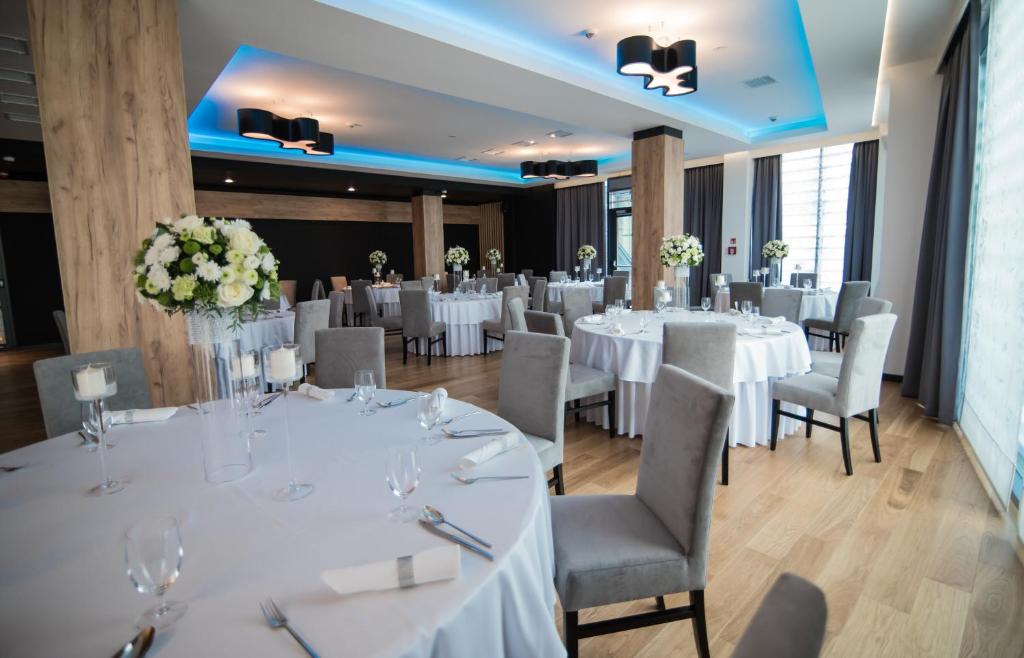 Restaurace v ubytování Hotel Limanova