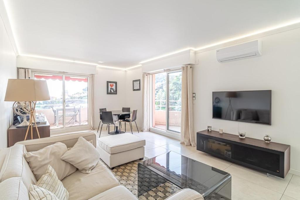 Photo de la galerie de l'établissement Vue Mer aux Portes de Monaco, Piscine, Sauna & Garage, à Beausoleil