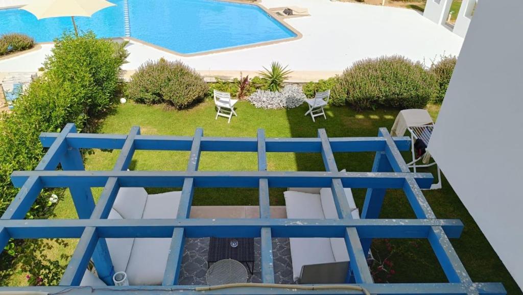 Πισίνα στο ή κοντά στο Luxurious 4 Bedrooms Twin House for rent in Mountain View Ras El Hikma