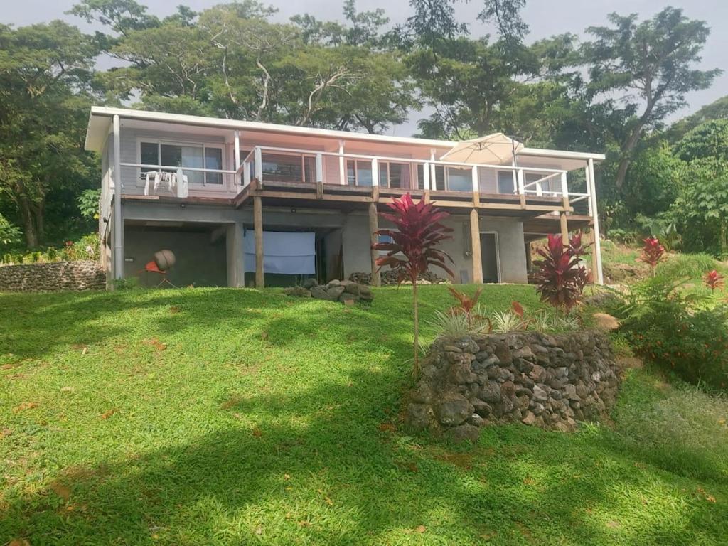 Zahrada ubytování Waterfront modern 3br home Vale Ni Vonu