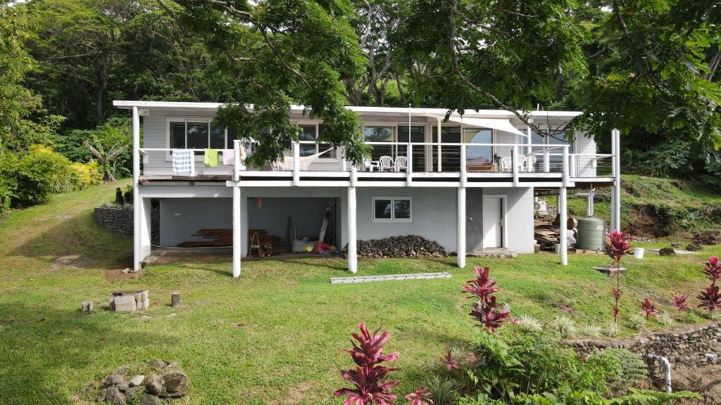 Zahrada ubytování Waterfront modern 3br home Vale Ni Vonu
