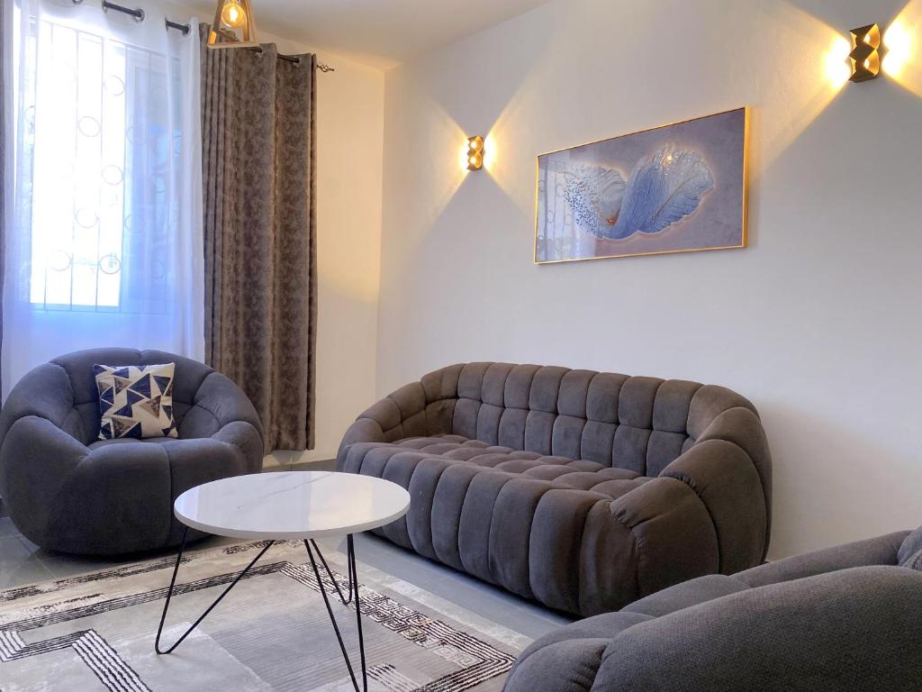 NishHomesにあるシーティングエリア