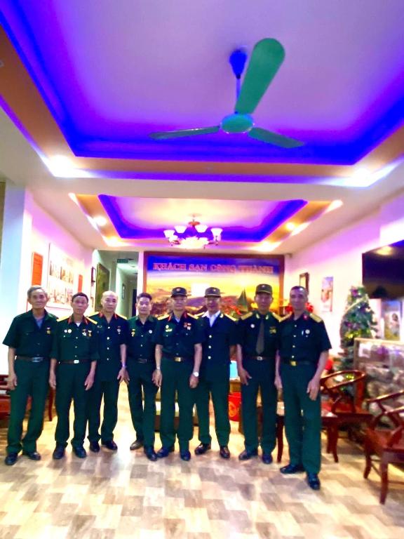 Členové personálu v ubytování Công Thành Hotel 1