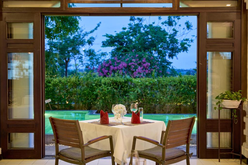 Vườn quanh Hoi An Odyssey Hotel &amp; Spa