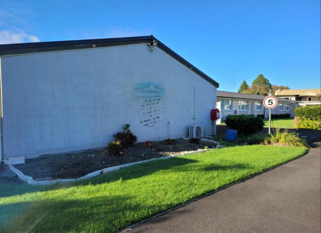 Garden Court Motel & Backpackers - Resim 25