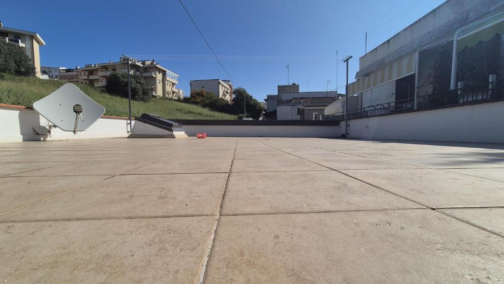an empty area of a building with a concrete floor at La piccola Dimora di Sara in Termoli
