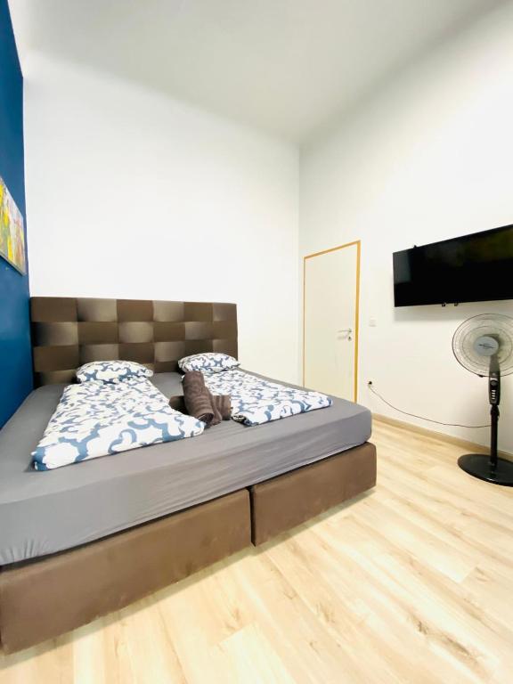 Elegant 1-Bedroom Apartment Near Danube River