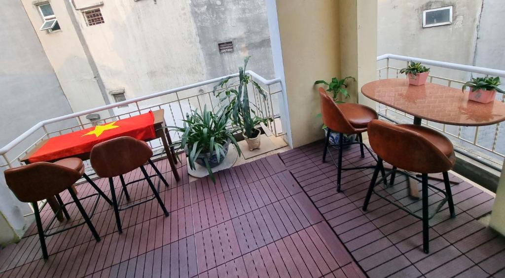 Posezení v ubytování LushStay Hostel - Hanoi Train Street