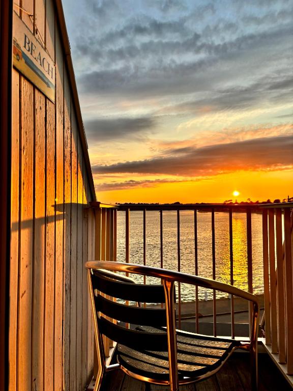 Photo de la galerie de l'établissement T2 avec vue mer exceptionnelle, à Bénodet