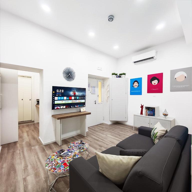 Telewizja i/lub zestaw kina domowego w obiekcie Napulitano Assaje Home