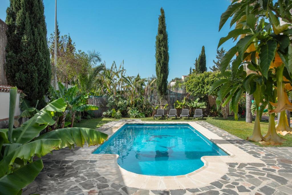 The swimming pool at or close to Villa Piscina & Jacuzzi Privado