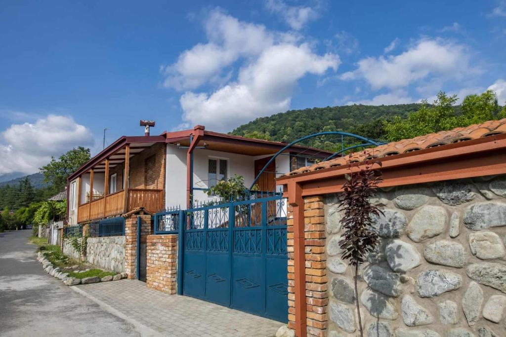 Vista general d'una muntanya o vistes d'una muntanya des de l'hostal o pensió