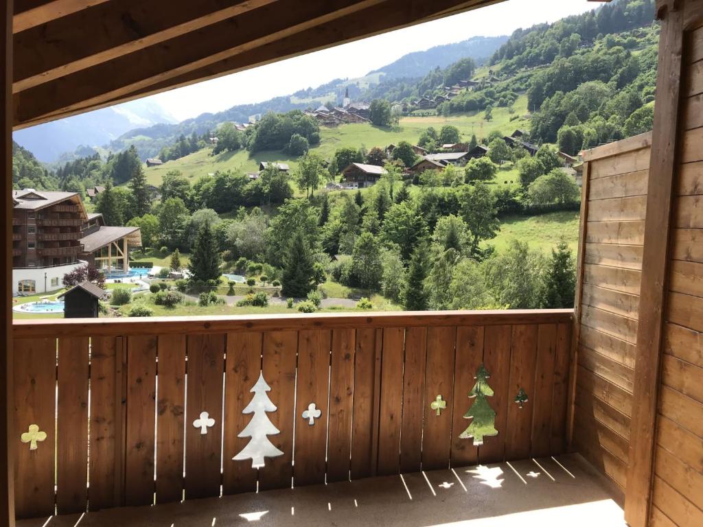 Nespecifikovaný výhled na hory nebo výhled na hory při pohledu z apartmánu
