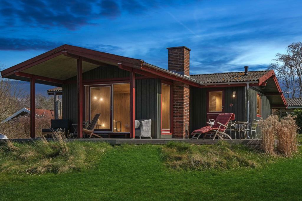 Vườn quanh Cozy Cottage With A Beautiful View