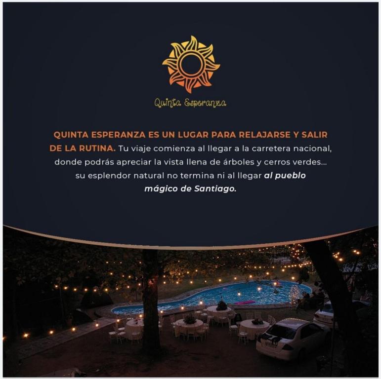 un cartello per un evento con tavoli e sedie di quinta esperanza a Santiago