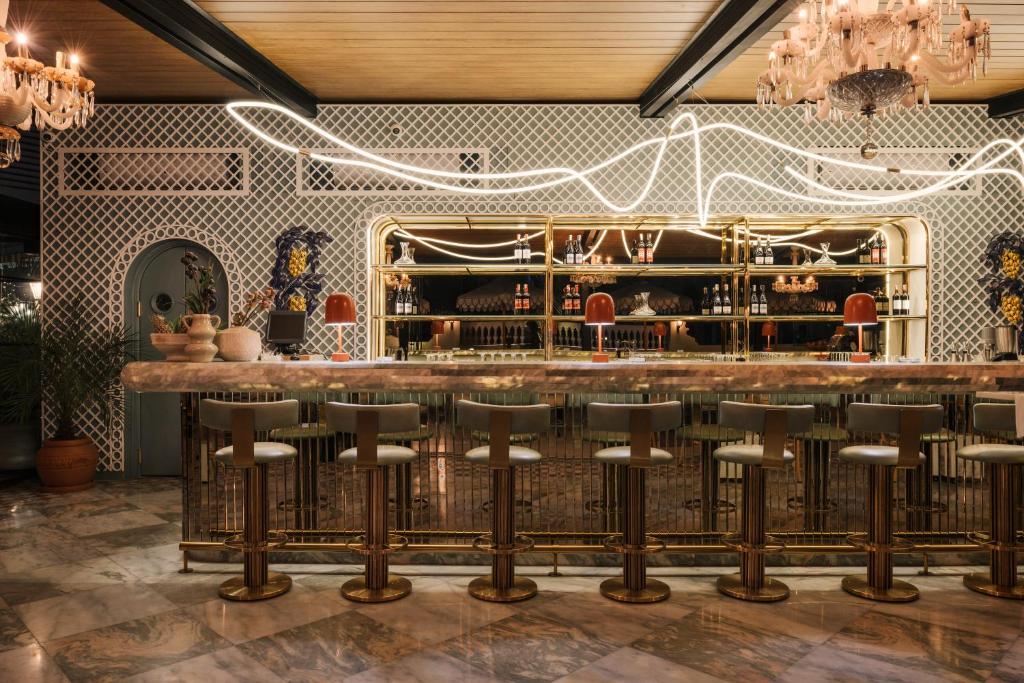 Sohvabaar või baar majutusasutuses Mazeej Balad - Boutique Hotel - Adult Only