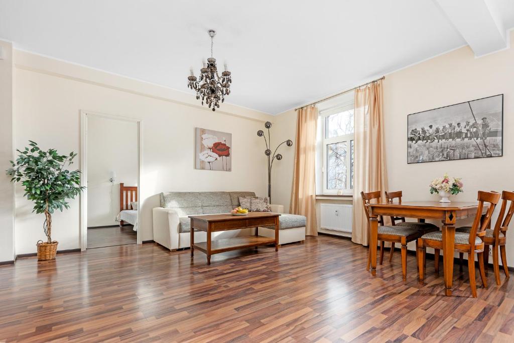 Compass apartment photo