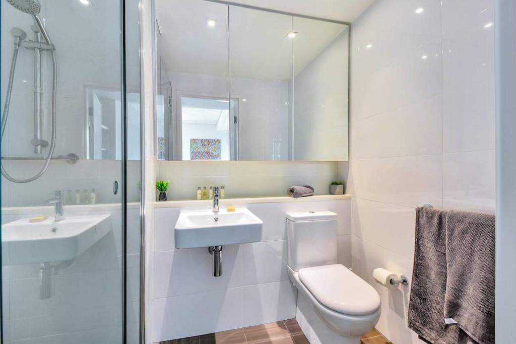 Koupelna v ubytování Darwin Waterfront Luxury Apartment