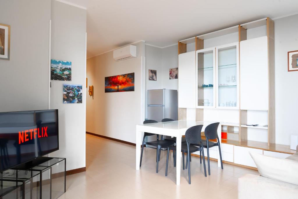 Garda Lake View Pool & Parking