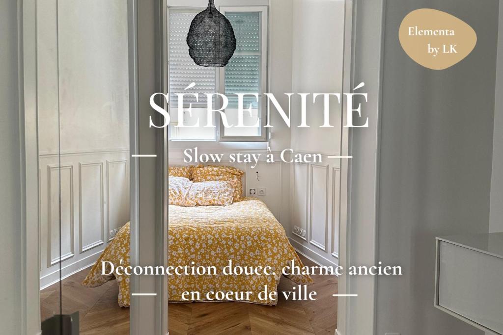 une couverture de magazine d'une chambre avec un lit dans une pièce dans l'établissement SÉRENITÉ Apartment 4 p Historic Normandy District, à Caen