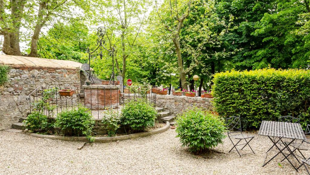 Vonkajšia záhrada v ubytovaní Residenza d'Epoca Il Cassero