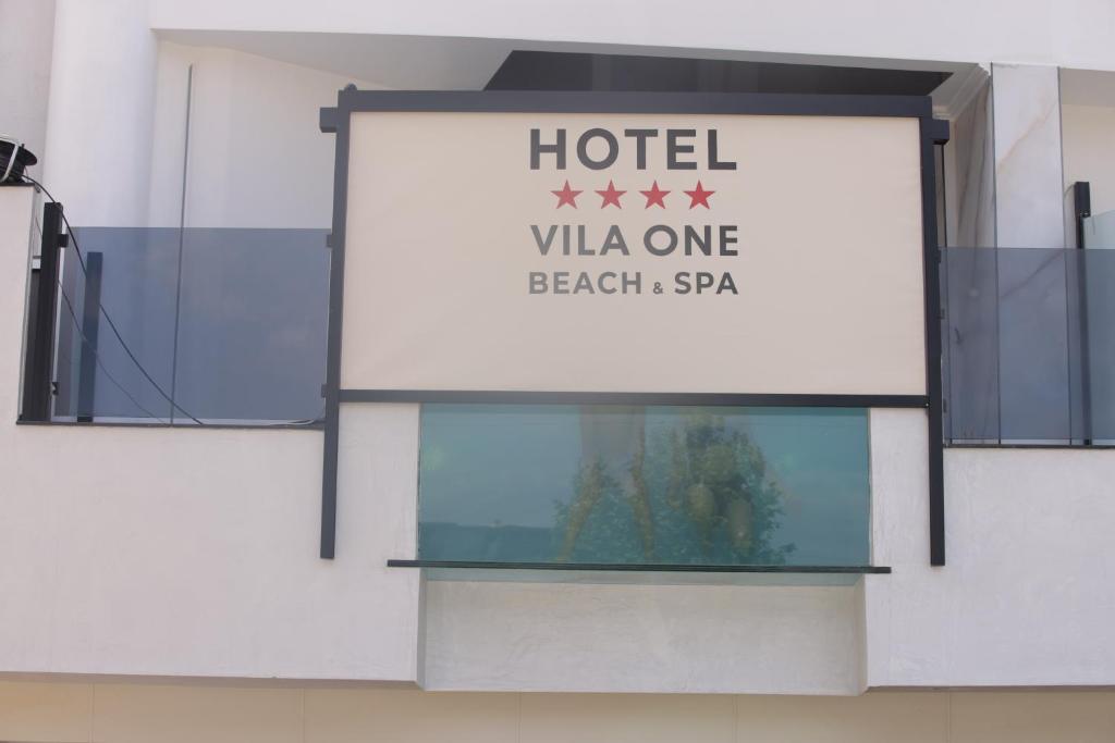 Certifikát, hodnocení, plakát nebo jiný dokument vystavený v ubytování Vila One Beach Hotel