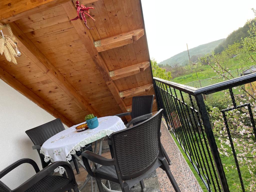 Balkón nebo terasa v ubytování Riza Guest House