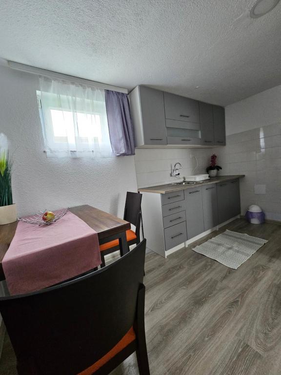 Apartments Luka - 10