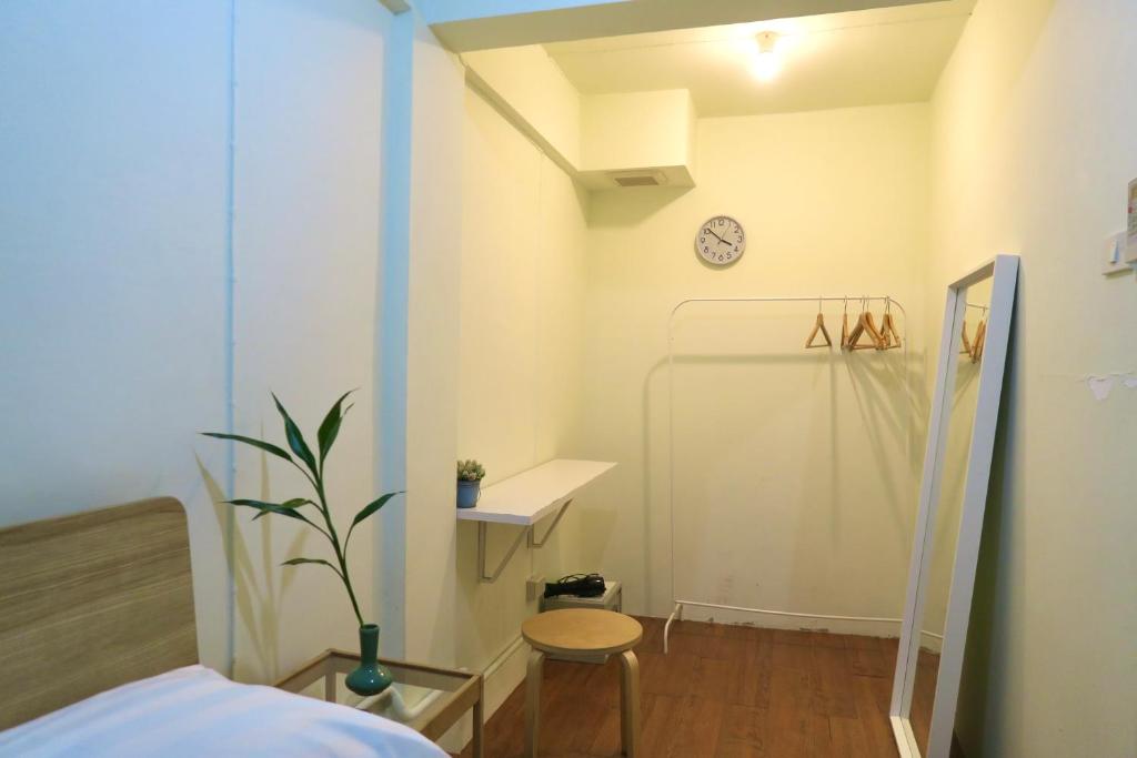 Les Fleurs Bangkok Hostel - Budget Double Room