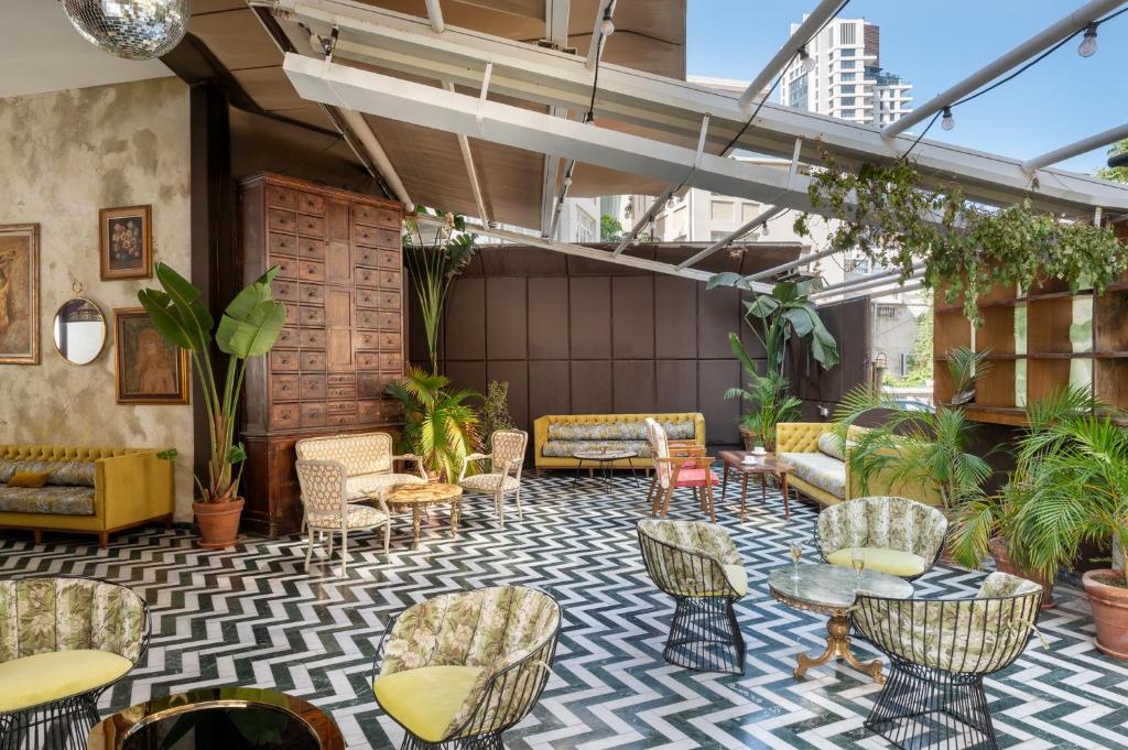 Brown TLV Urban Hotel