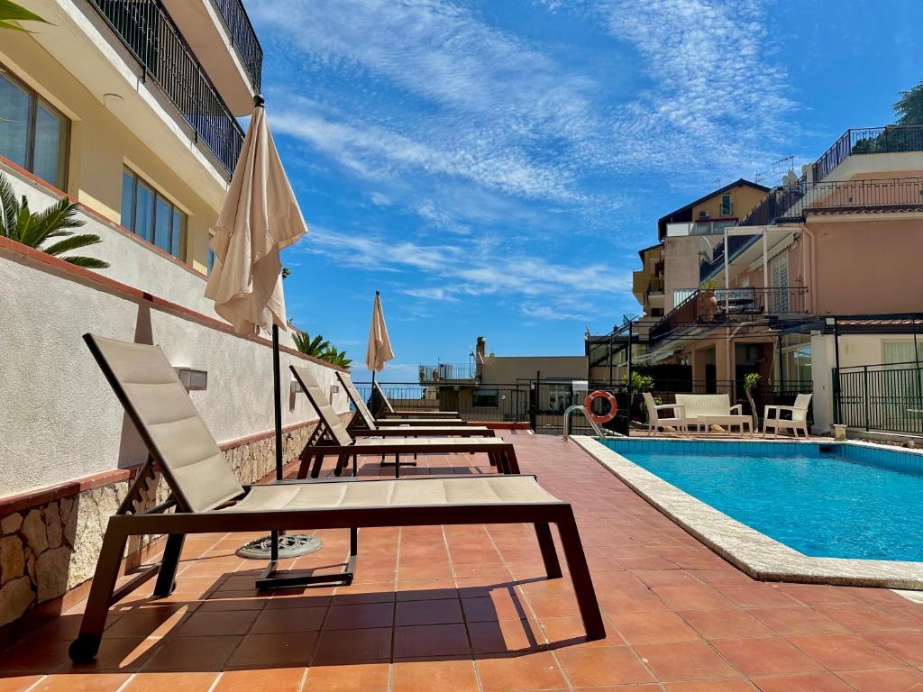 Bazén v ubytování Hotel Soleado nebo v jeho okolí
