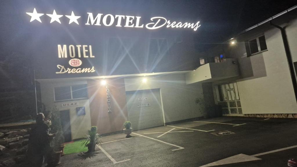 Majutusasutuses Motel Dreams olev sertifikaat, autasu, silt või muu dokument