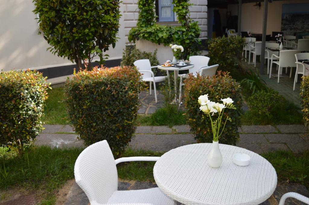 Vonkajšia záhrada v ubytovaní Villa Vittoria Tropea B&B