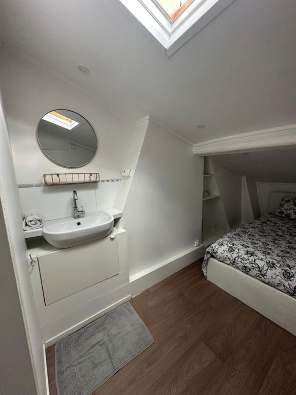 Photo de la galerie de l'établissement Appartement sans vis à vis à 100m place du marché, à Saint-Germain-en-Laye