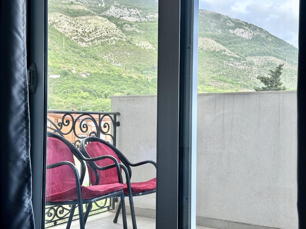 Pogled na planinu ili pogled na planinu iz pansiona