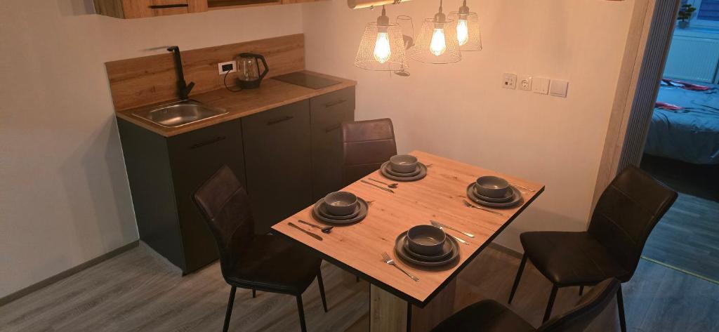Příslušenství pro přípravu čaje a kávy v ubytování Apartma Martin