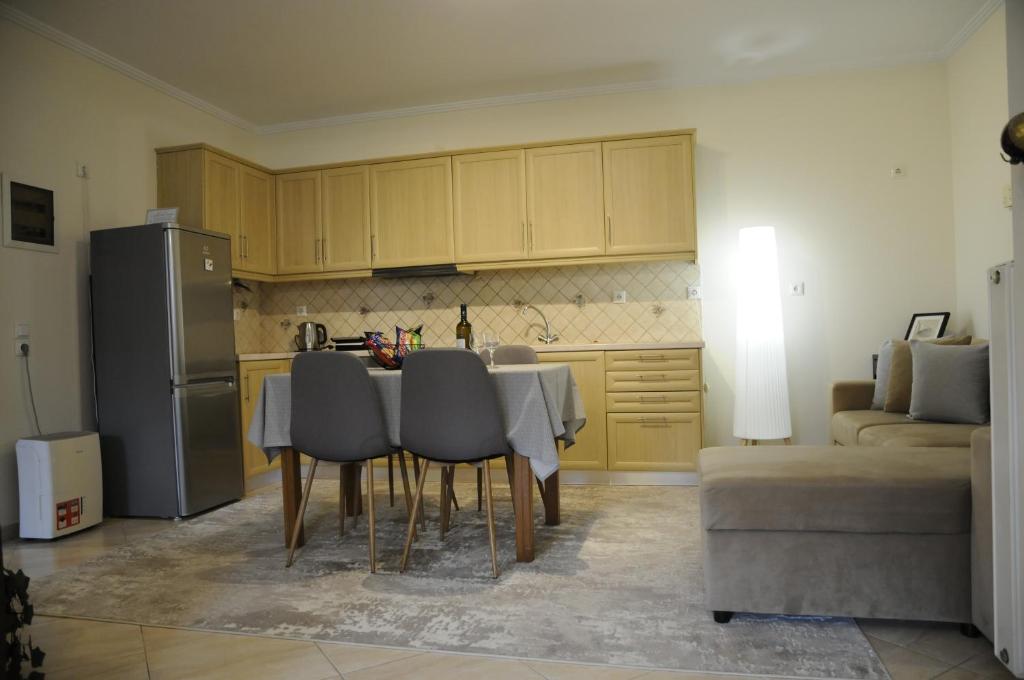 A kitchen or kitchenette at Franceska's guest house
