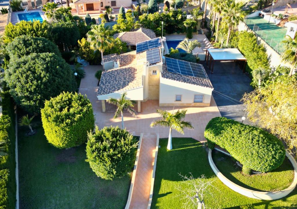 an aerial view of a house with a lot of trees at Villa Bonavista Exclusiva Villa Privada en Elche in Vallongas