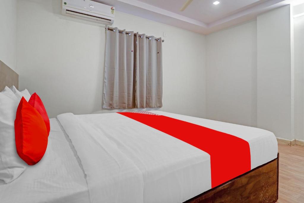 Fotografie z fotogalerie ubytování Hotel O R Square Bn Reddy v destinaci Surūrnagar