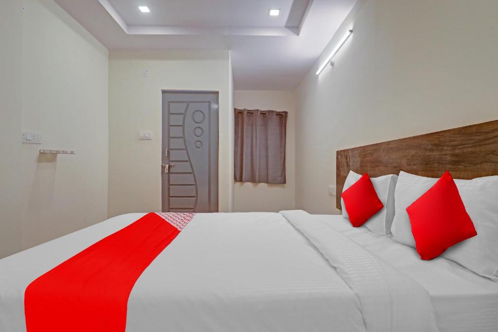 Fotografie z fotogalerie ubytování Hotel O R Square Bn Reddy v destinaci Surūrnagar
