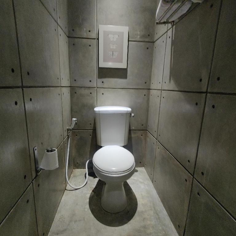 Un baño de FLAT06 cipete