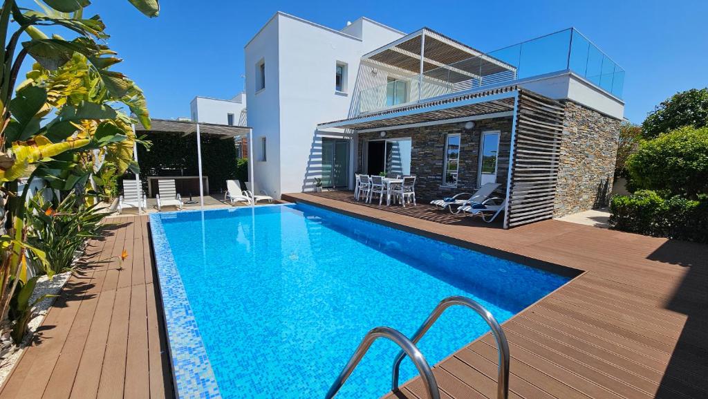 Villa Akti Plage 3 Bed