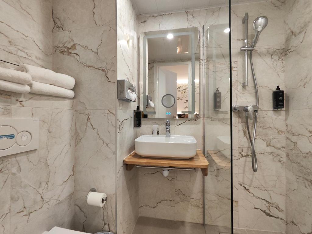 55 Hôtel Montparnasse - Resim 3