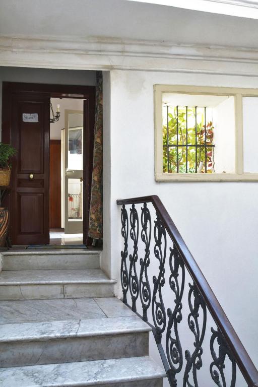 The facade or entrance of Casa Elena Al Duomo