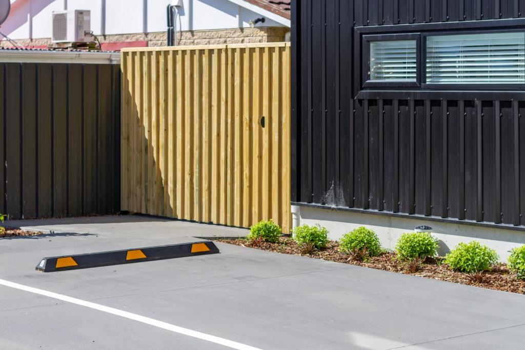 Modern 4BR in Riccarton, Walk to Mall & Park - Resim 31