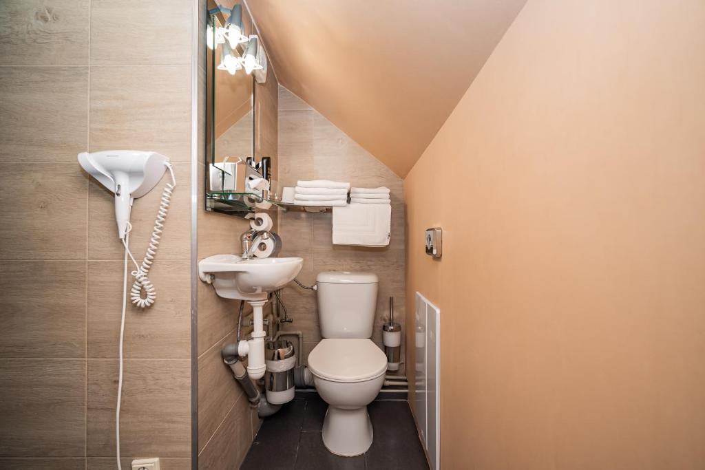 Koupelna v ubytování Hotel Czechia