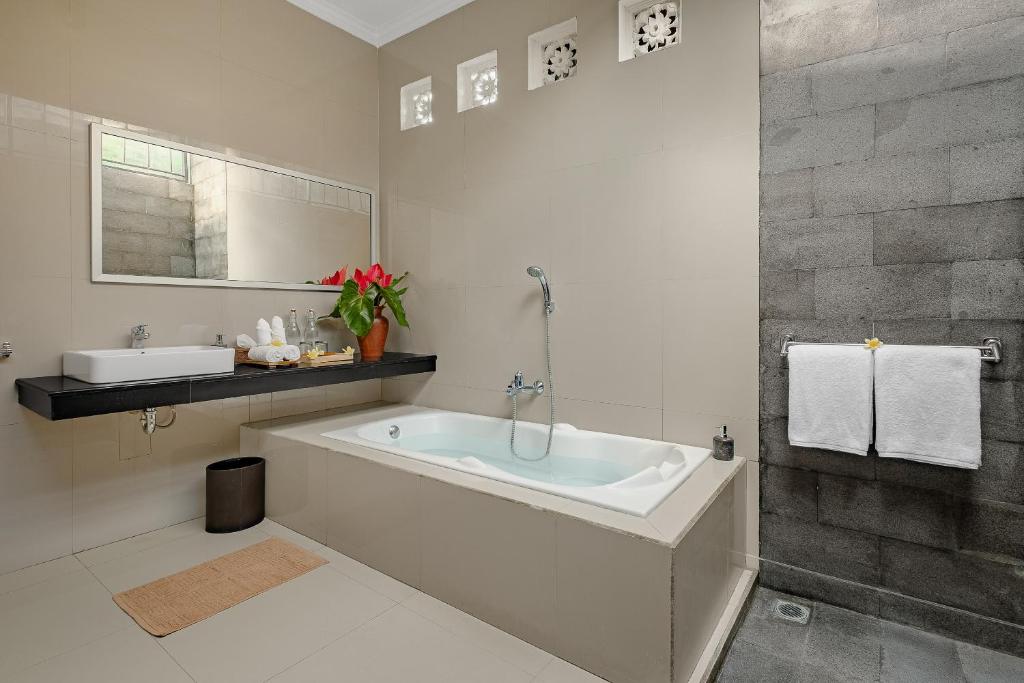 Puri Sedana Ubud Villa - 8