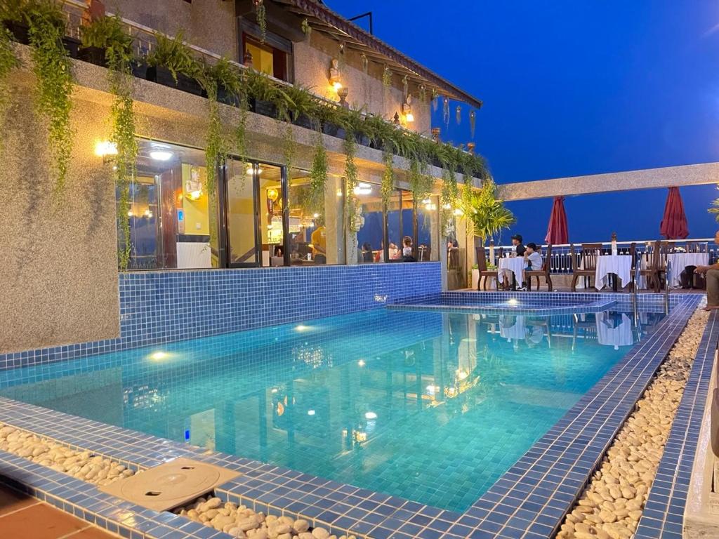 Bazén v ubytování Bronam Residence & Spa nebo v jeho okolí